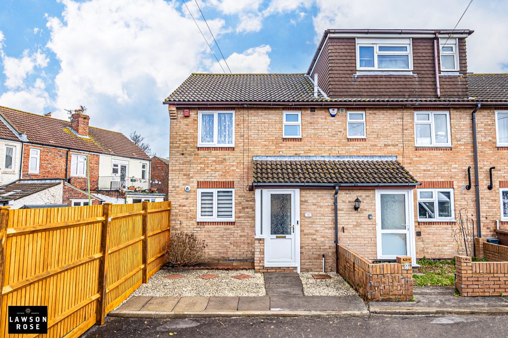 3 bedroom house Sold STC, Meryl Road, Southsea, PO4