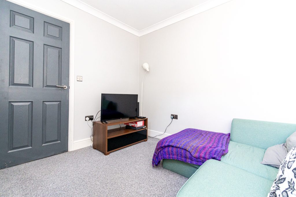 2 bedroom property for sale, Fawcett Road, Southsea, PO4 – photo 10