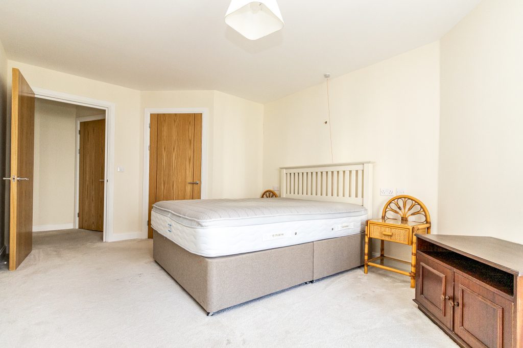 2 bedroom property for sale, South Parade, Tudor Rose Court South Parade, PO4 – photo 10