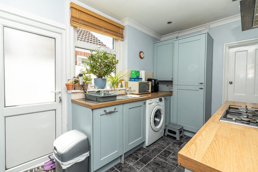 2 bedroom house Sold STC, Talbot Road, Southsea, PO4 – photo 10