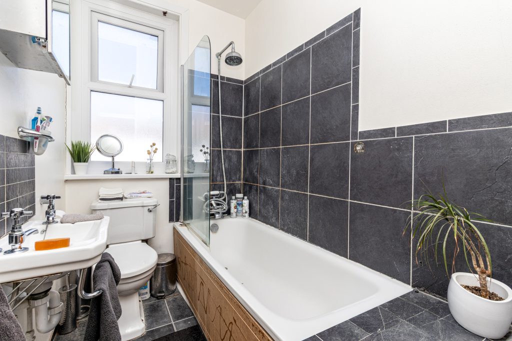 3 bedroom house Sold STC, Hollam Road, Southsea, PO4 – photo 8