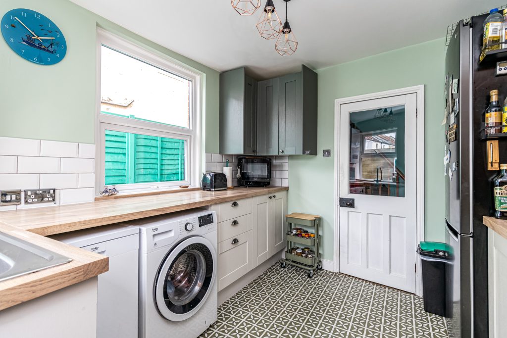 2 bedroom house Sold STC, Cromwell Road, Southsea, PO4 – photo 31