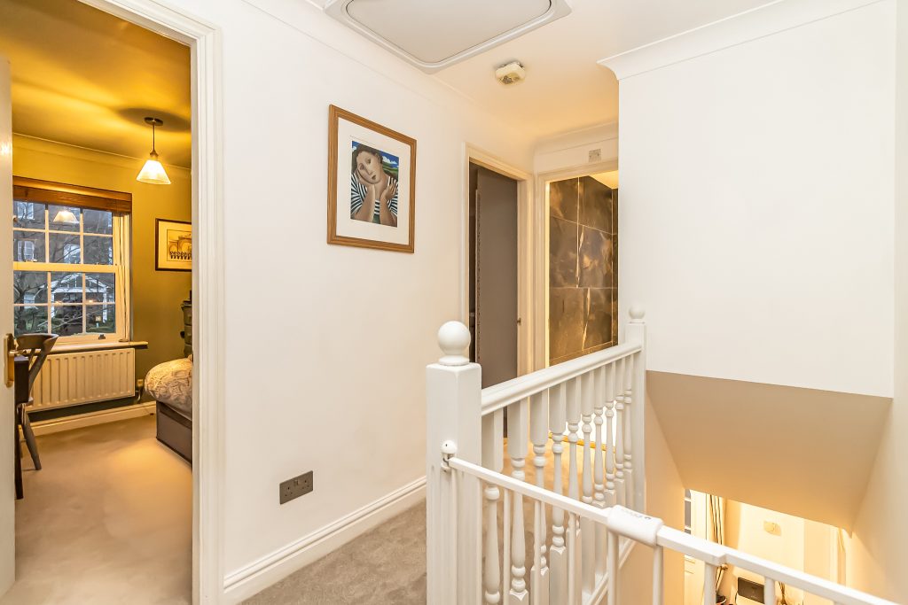 3 bedroom house Sold STC, Mountbatten Square, Southsea, PO4 – photo 5