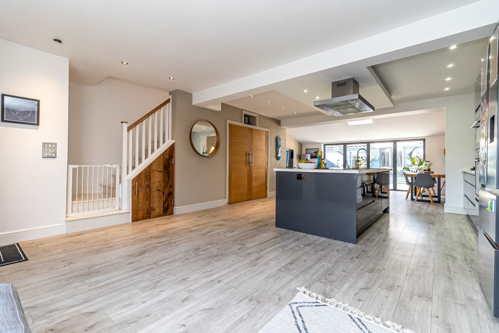 4 bedroom house Sold STC, Crofton Road, Southsea, PO4 – photo 8