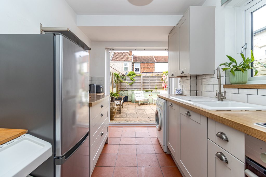 2 bedroom house Sold STC, Priory Road, Southsea, PO4 – photo 5