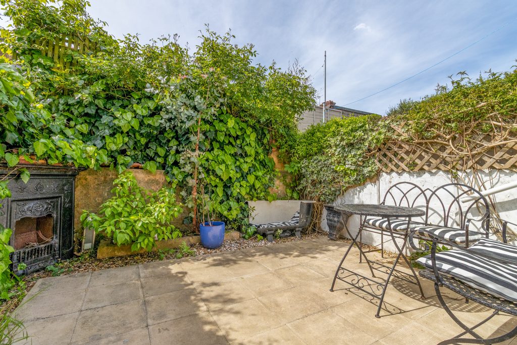 3 bedroom house Sold STC, Frensham Road, Southsea, PO4 – photo 11