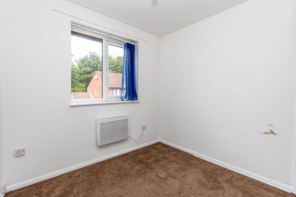 2 bedroom house Sold STC, Benham Drive, Portsmouth, PO3 – photo 11