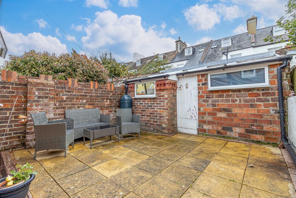 3 bedroom house Sold STC, Addison Road, Southsea, PO4 – photo 13