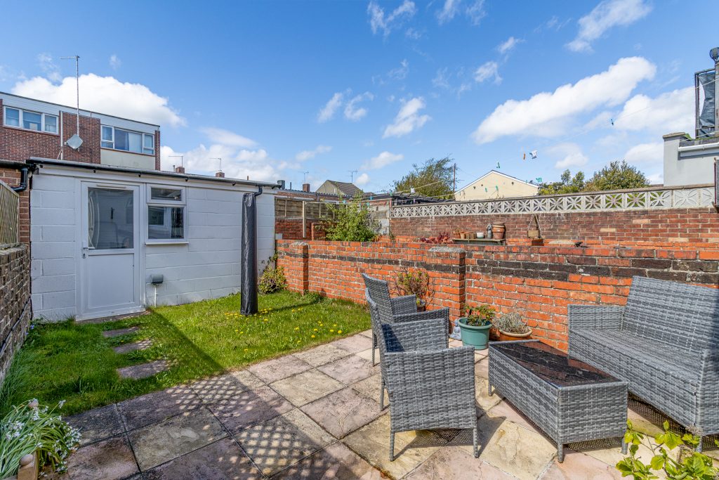 2 bedroom house Sold STC, Talbot Road, Southsea, PO4 – photo 13