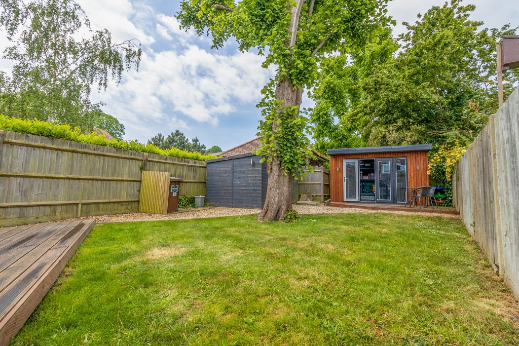 3 bedroom house Sold STC, Gleave Close, Southsea, PO4 – photo 13
