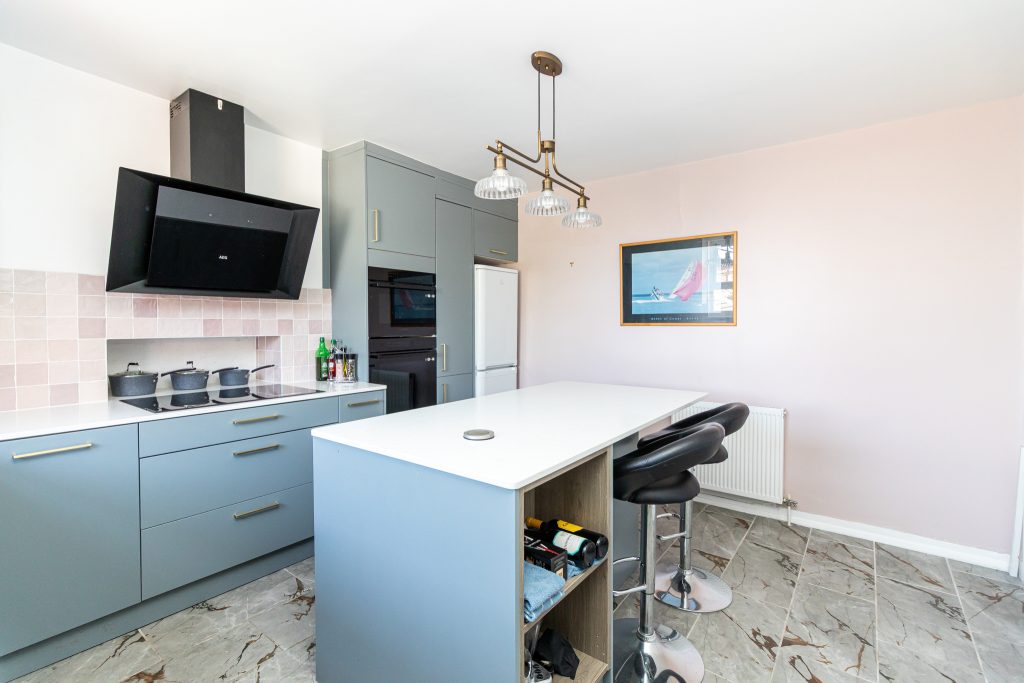3 bedroom property for sale, Waverley Grove, Waverley Court, PO4 – photo 15