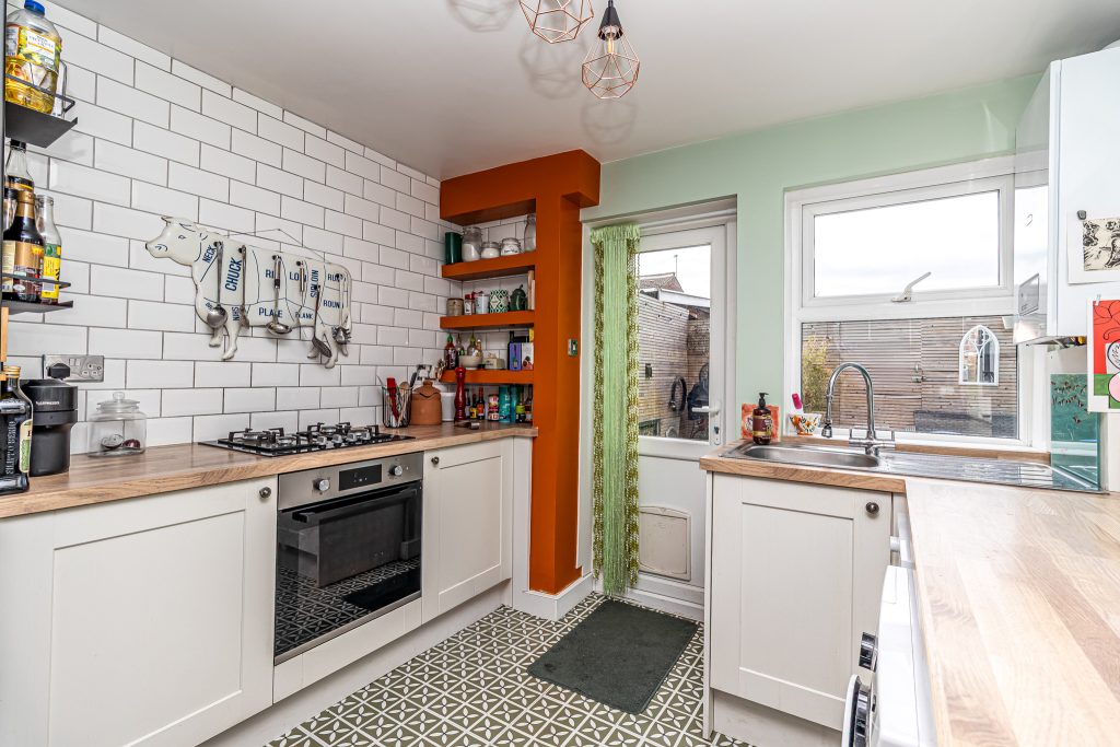 2 bedroom house Sold STC, Cromwell Road, Southsea, PO4 – photo 7