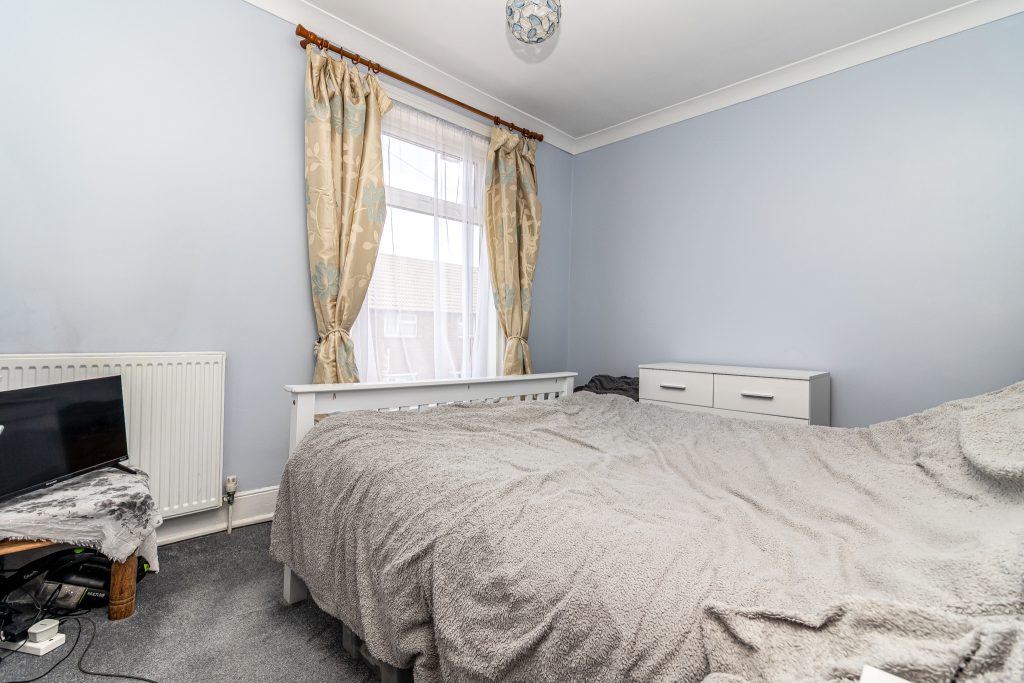 2 bedroom house Sold STC, Talbot Road, Southsea, PO4 – photo 9