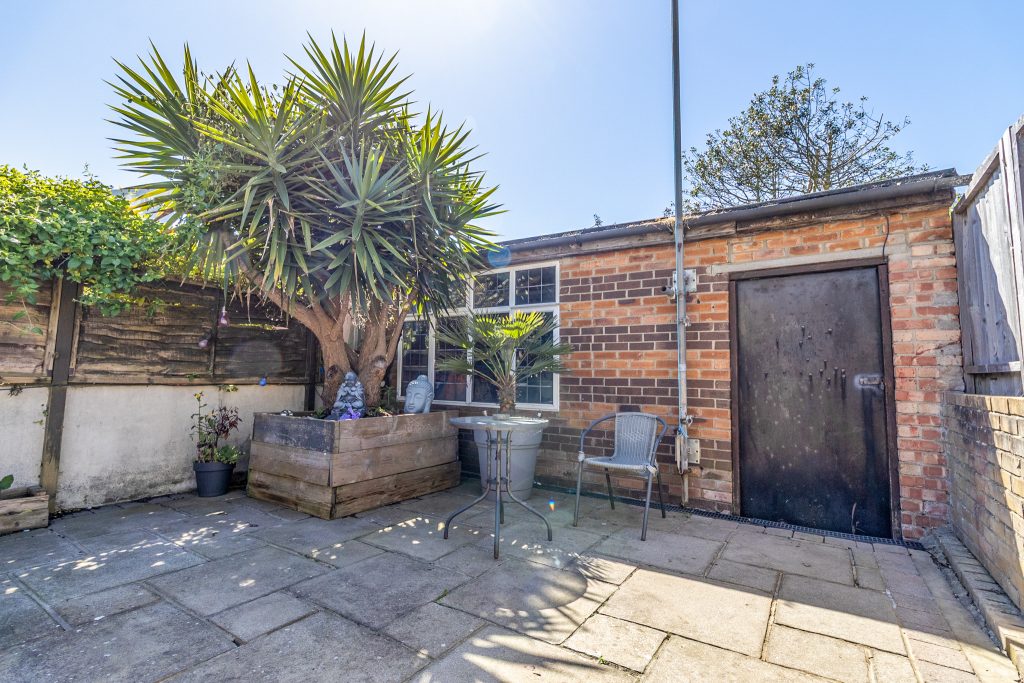 3 bedroom house Sold STC, Hollam Road, Southsea, PO4 – photo 9