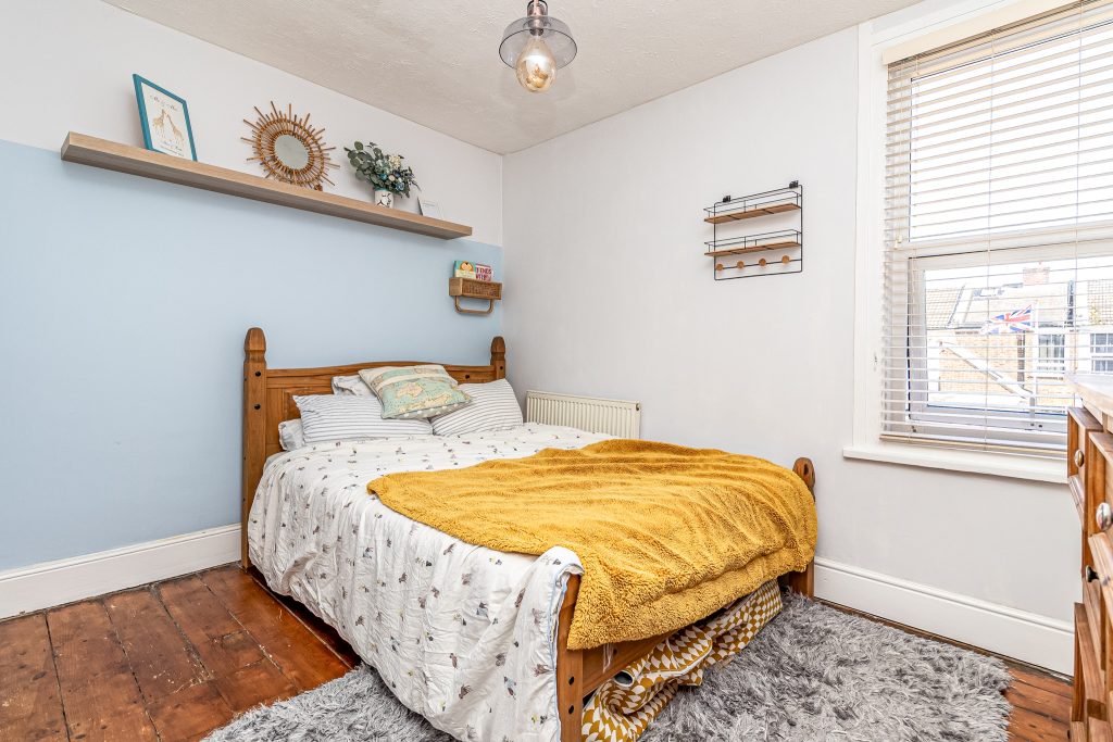 2 bedroom house Sold STC, Londesborough Road, Southsea, PO4 – photo 7