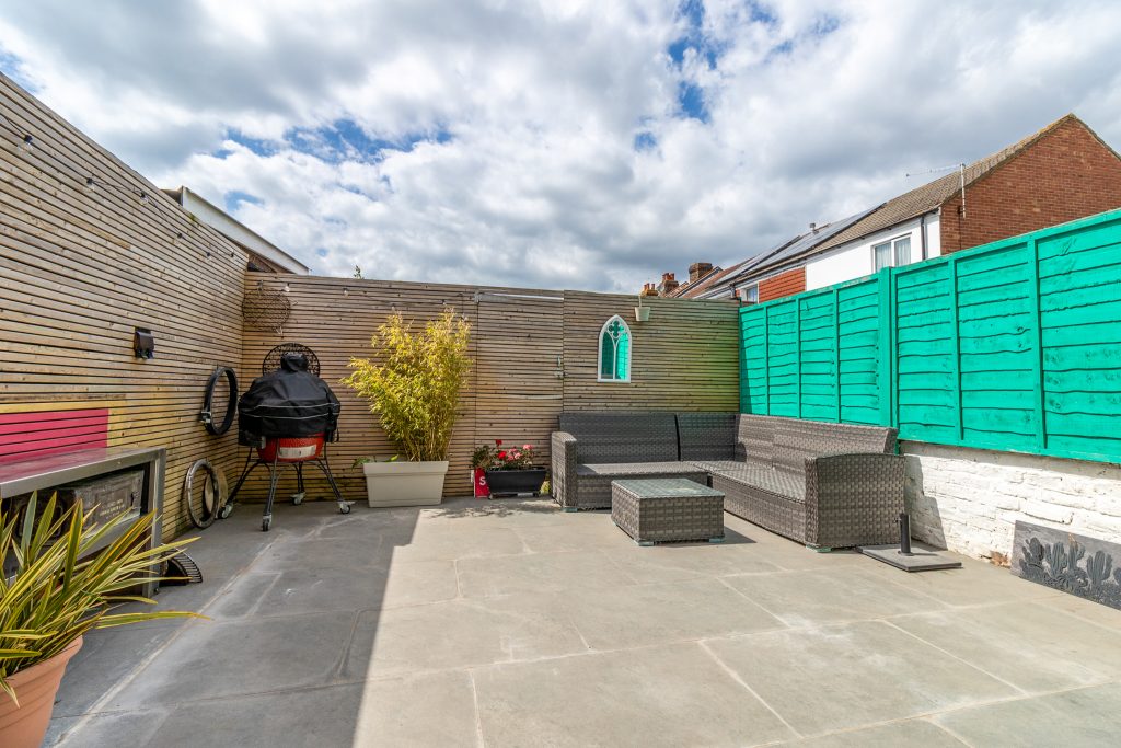 2 bedroom house Sold STC, Cromwell Road, Southsea, PO4 – photo 11