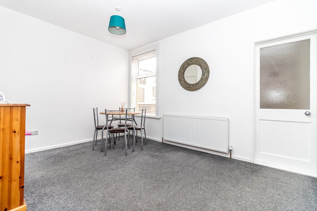 2 bedroom house Sold STC, Maxwell Road, Southsea, PO4 – photo 8