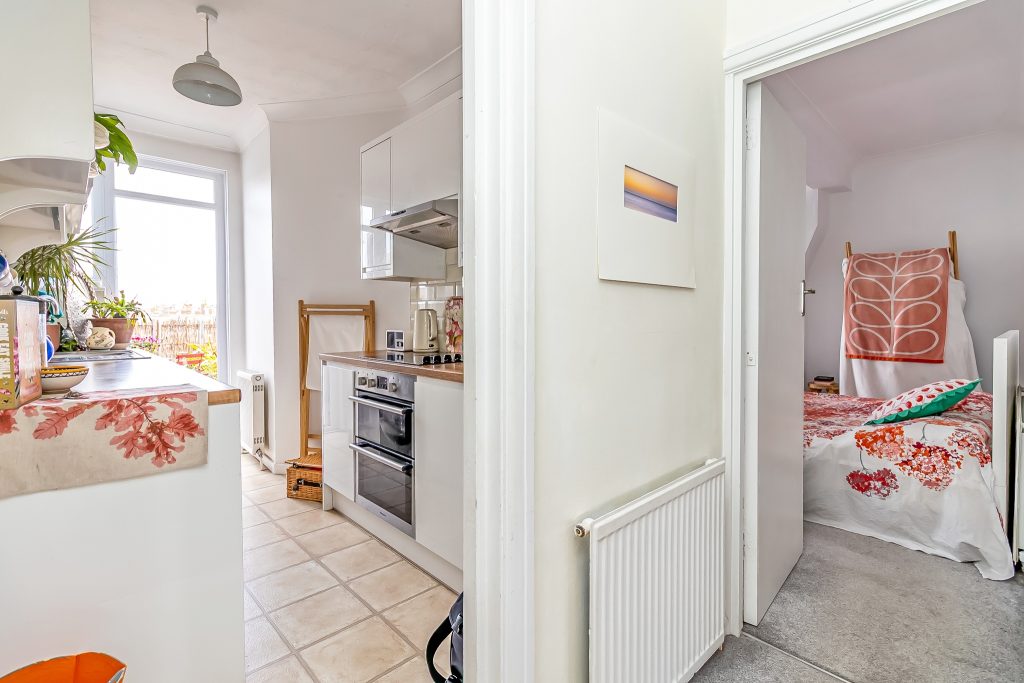 1 bedroom property for sale, St. Georges Road, Southsea, PO4 – photo 9