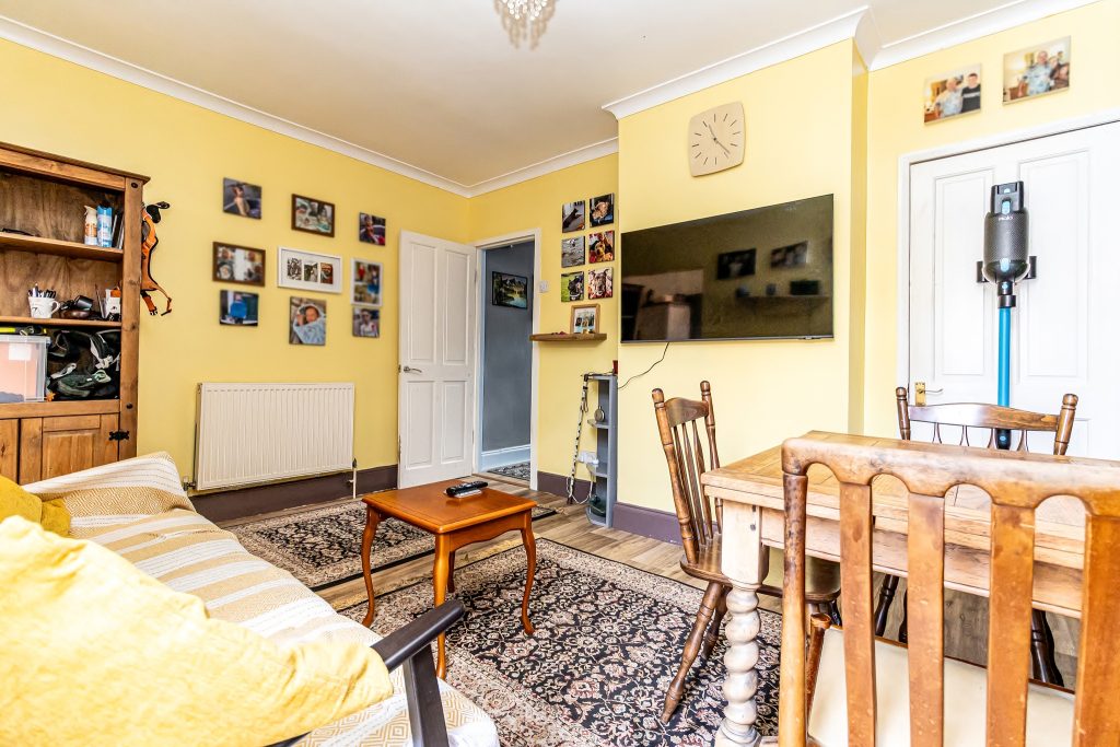 2 bedroom house Sold STC, Frogmore Road, Southsea, PO4 – photo 8