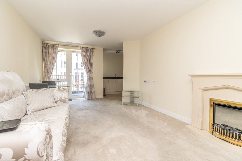2 bedroom property for sale, South Parade, Tudor Rose Court South Parade, PO4 – photo 15