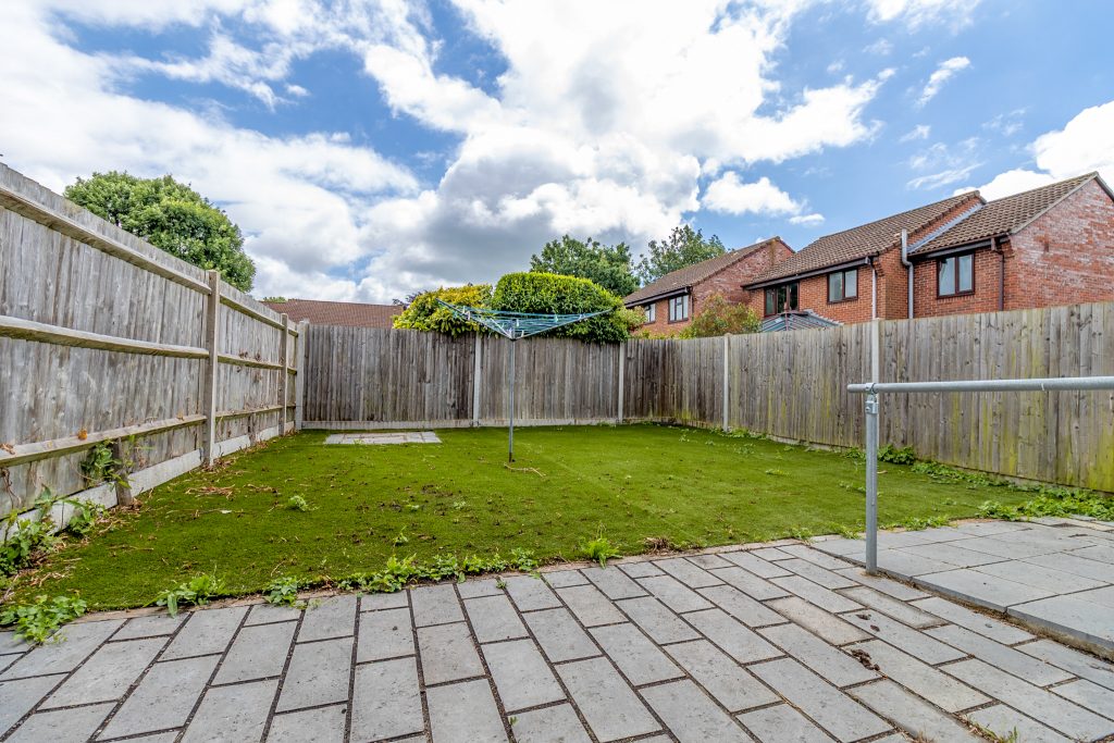 2 bedroom house Sold STC, Benham Drive, Portsmouth, PO3 – photo 15