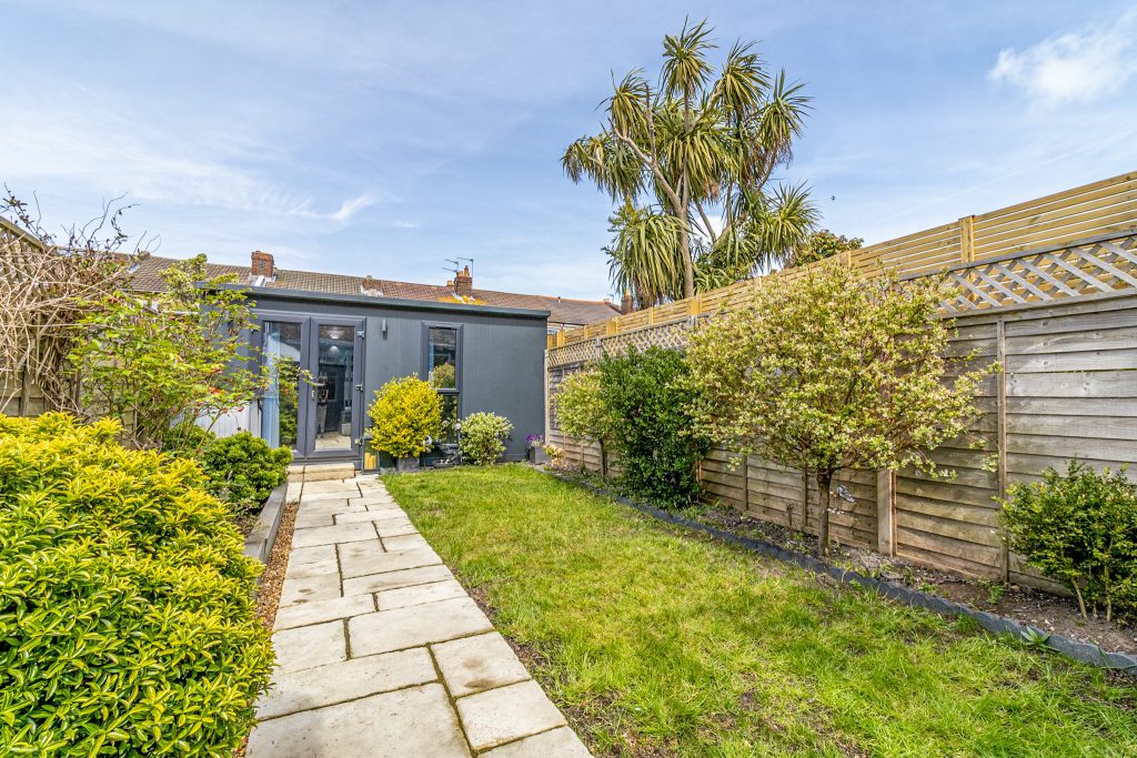 3 bedroom house Sold STC, Edgeware Road, Southsea, PO4 – photo 15