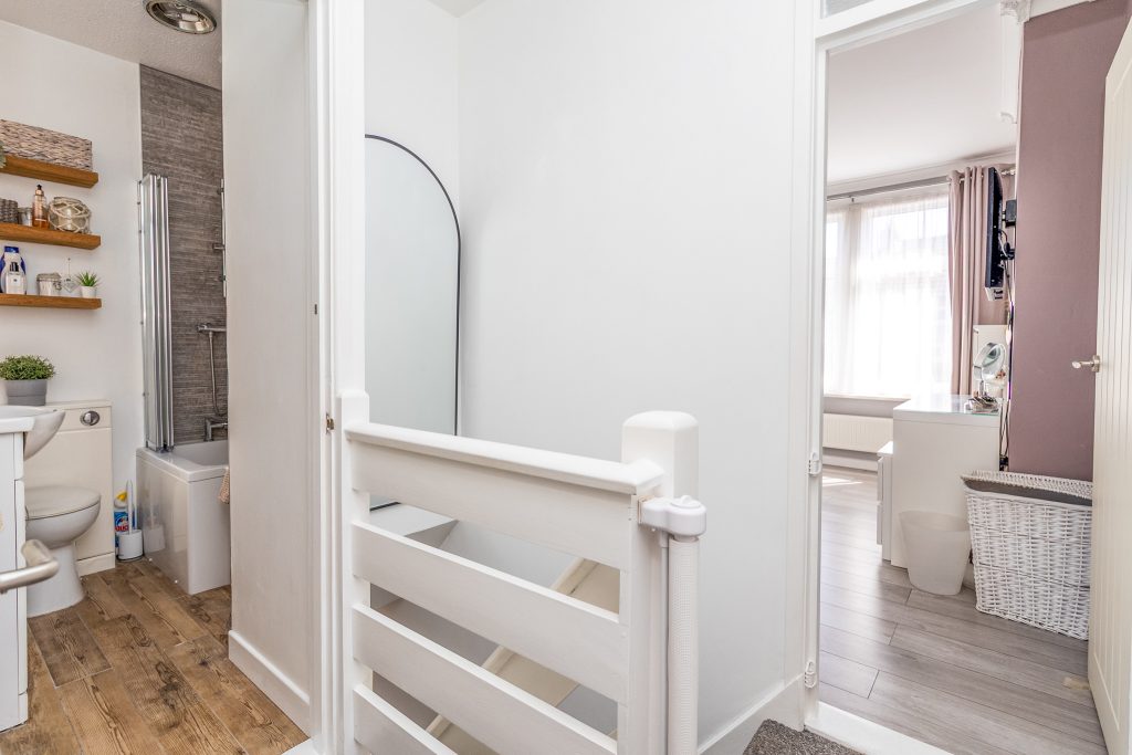 2 bedroom house Sold STC, Shelford Road, Southsea, PO4 – photo 15