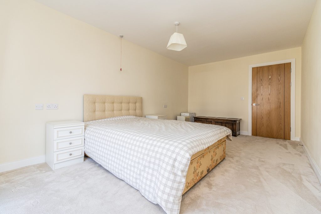 2 bedroom property for sale, South Parade, Tudor Rose Court South Parade, PO4 – photo 16