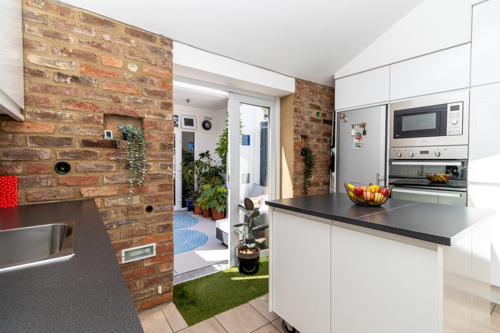 3 bedroom house Sold STC, Ruskin Road, Southsea, PO4 – photo 16