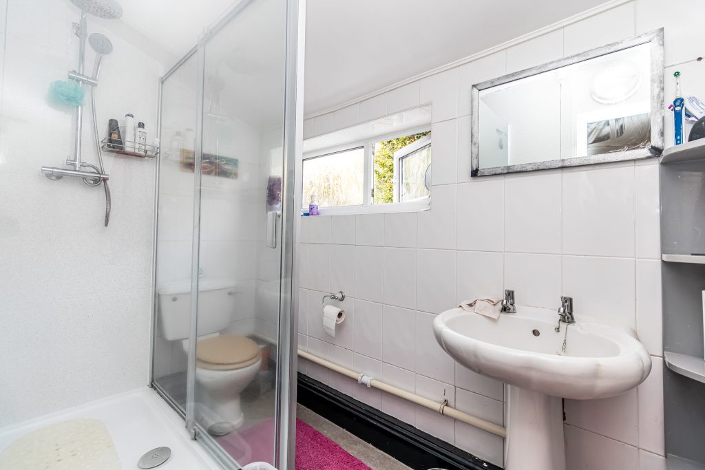 2 bedroom house Sold STC, Frogmore Road, Southsea, PO4 – photo 13