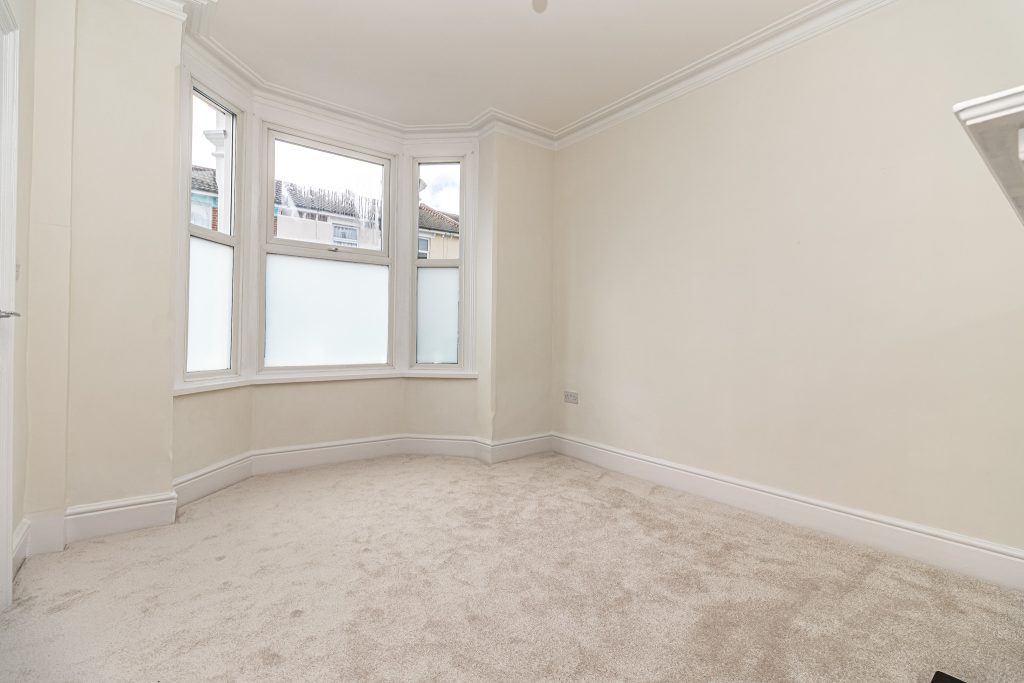 2 bedroom house Sold STC, Catisfield Road, Southsea, PO4 – photo 16