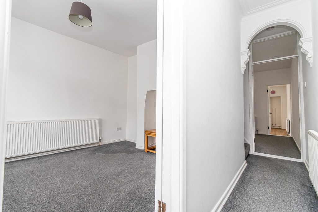 2 bedroom house Sold STC, Maxwell Road, Southsea, PO4 – photo 11