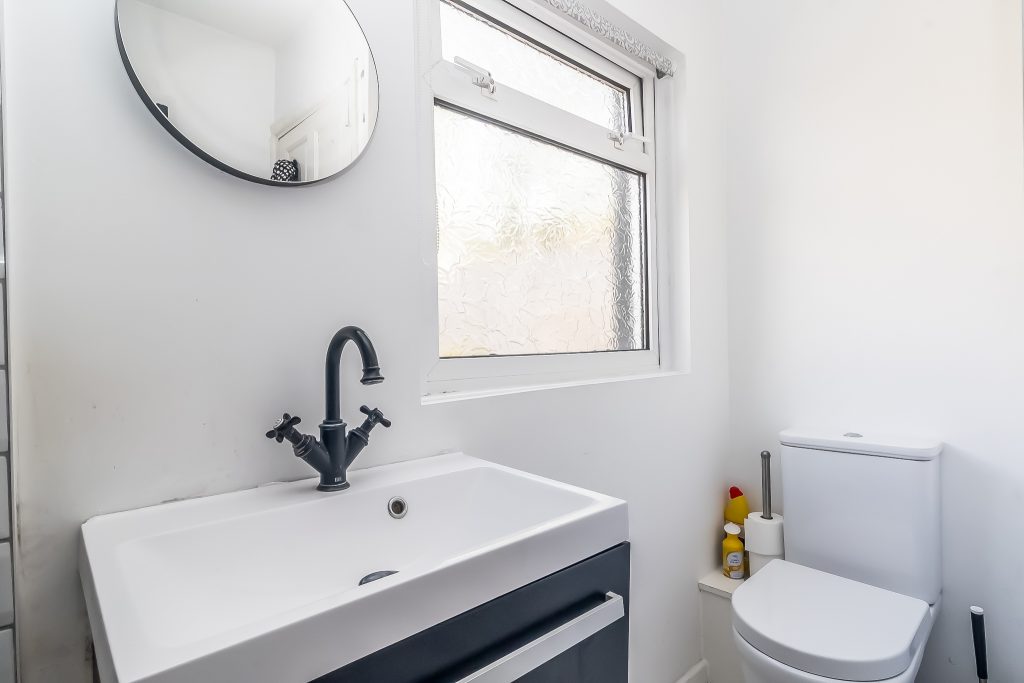2 bedroom house Sold STC, Landguard Road, Southsea, PO4 – photo 16