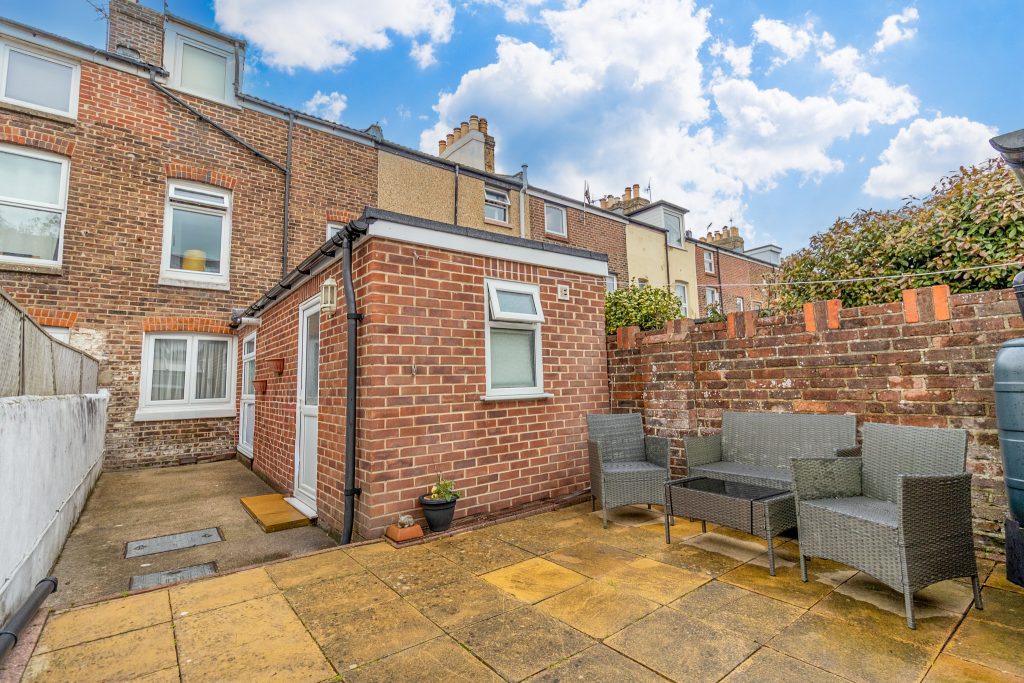 3 bedroom house Sold STC, Addison Road, Southsea, PO4 – photo 18
