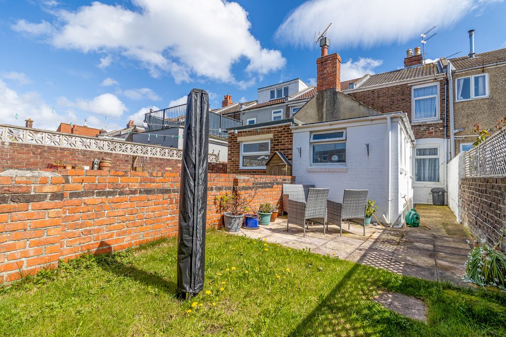 2 bedroom house Sold STC, Talbot Road, Southsea, PO4 – photo 11