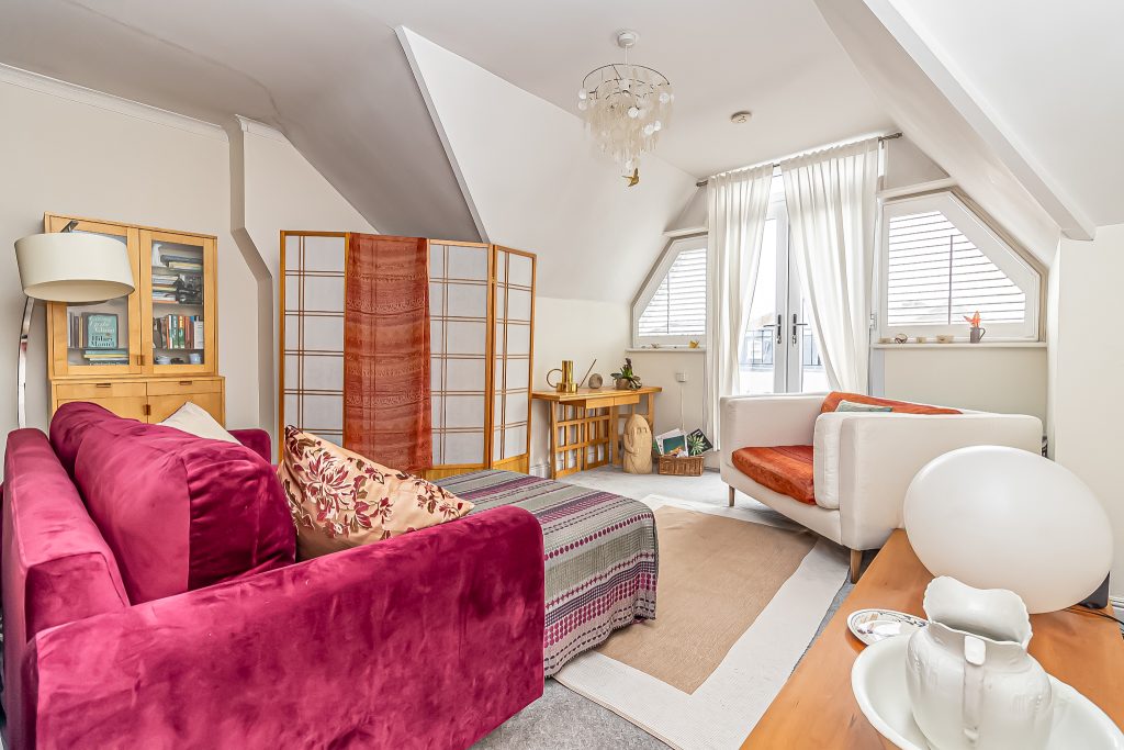 1 bedroom property for sale, St. Georges Road, Southsea, PO4 – photo 2