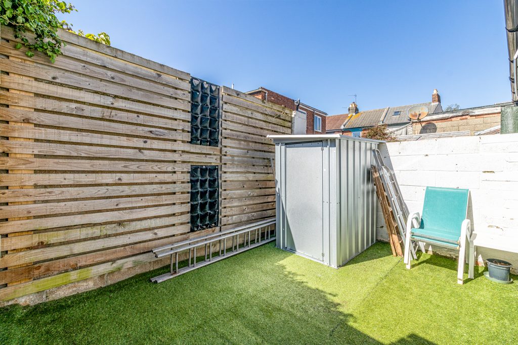 2 bedroom property for sale, Fawcett Road, Southsea, PO4 – photo 2