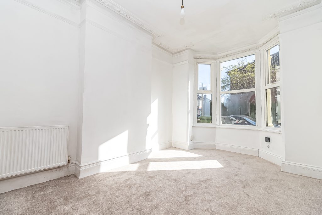 3 bedroom house Sold STC, Chetwynd Road, Southsea, PO4 – photo 2