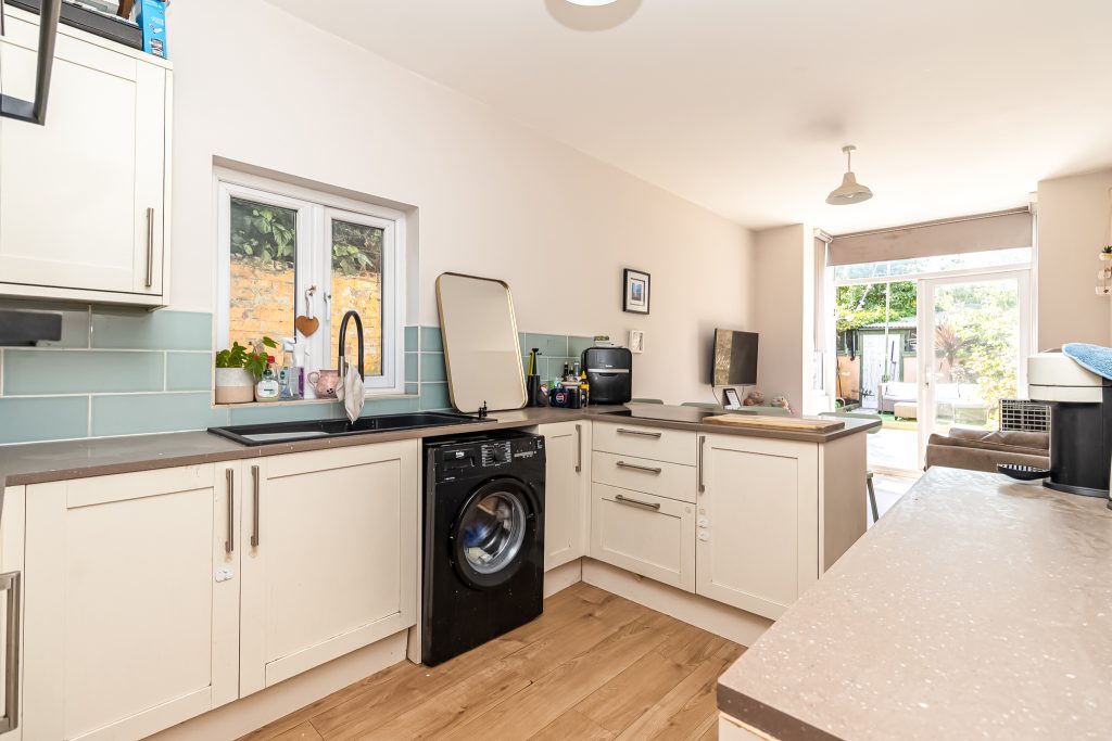 3 bedroom house Sold STC, Talbot Road, Southsea, PO4 – photo 2
