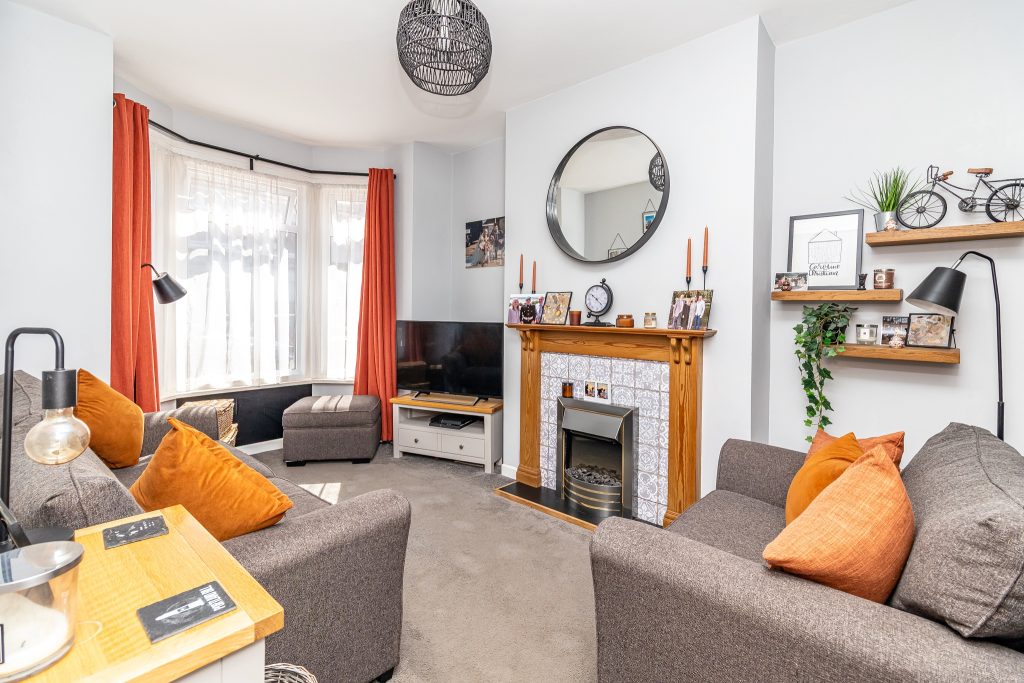 2 bedroom house Sold STC, Shelford Road, Southsea, PO4 – photo 2