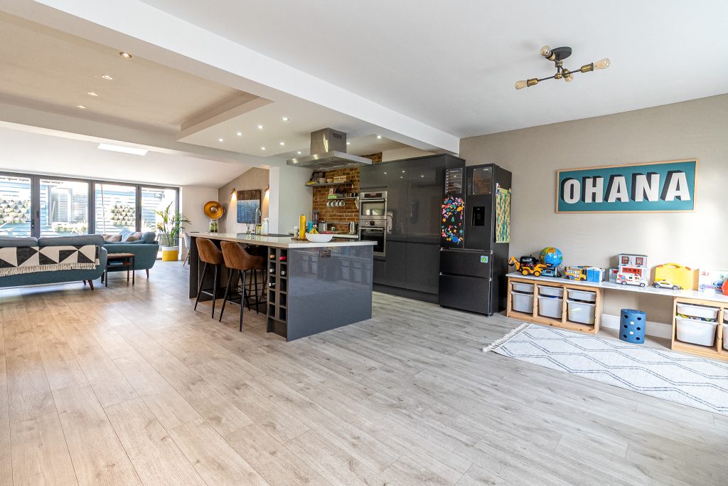 4 bedroom house Sold STC, Crofton Road, Southsea, PO4 – photo 2