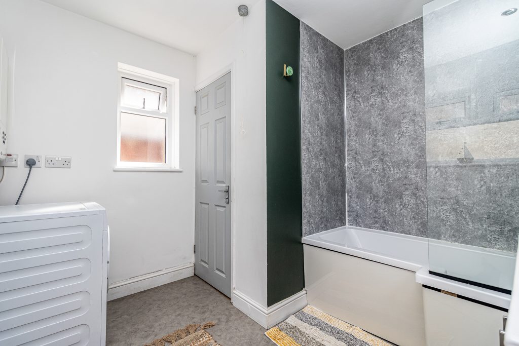 2 bedroom house Sold STC, Westfield Road, Southsea, PO4 – photo 20