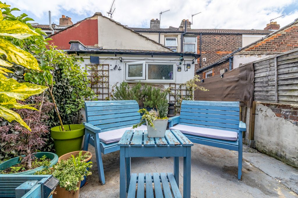 2 bedroom house Sold STC, Frogmore Road, Southsea, PO4 – photo 17