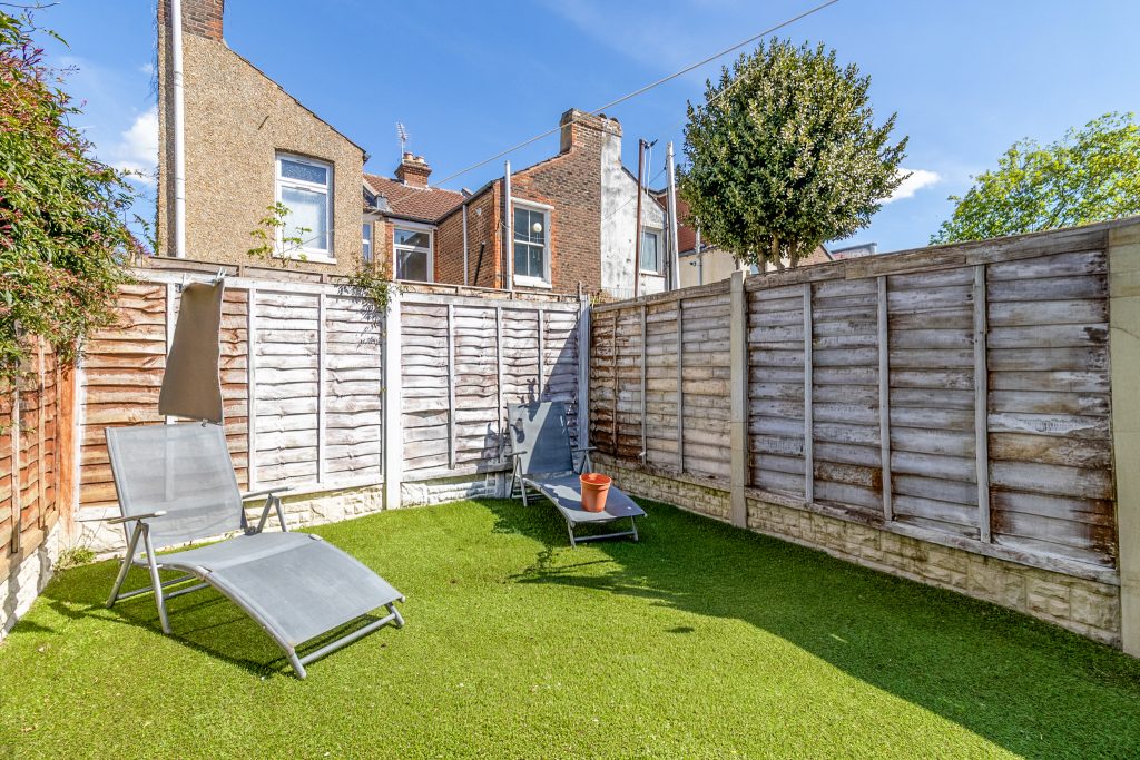 2 bedroom house Sold STC, Westfield Road, Southsea, PO4 – photo 21