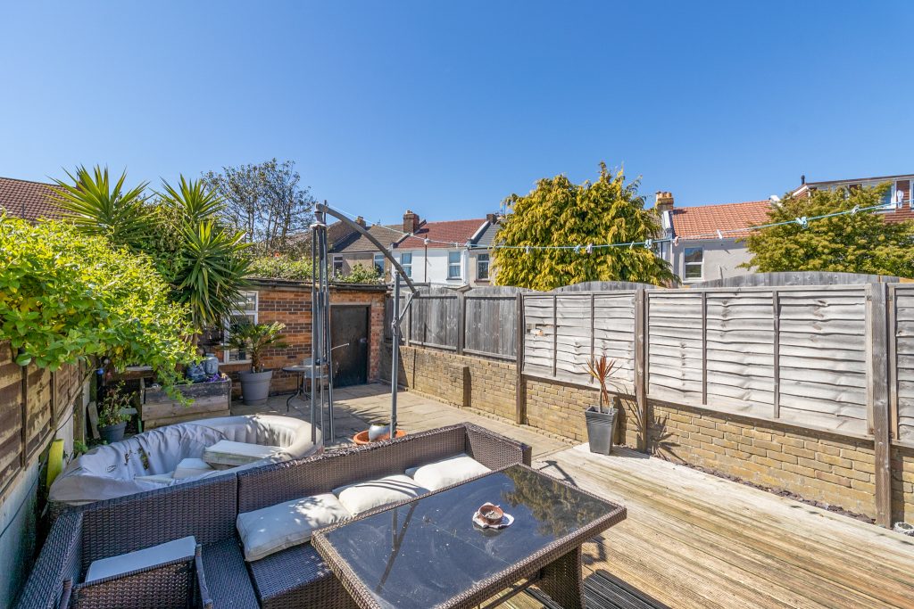 3 bedroom house Sold STC, Hollam Road, Southsea, PO4 – photo 2