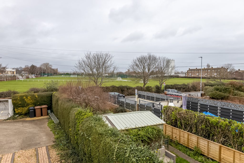 3 bedroom house Sold STC, Locksway Road, Southsea, PO4 – photo 24