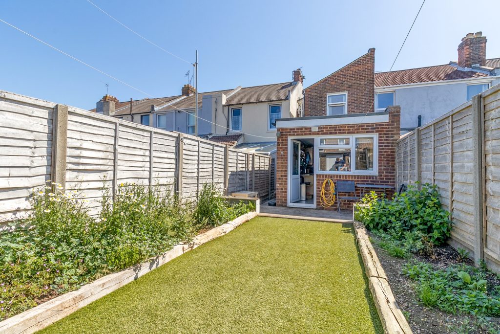 2 bedroom house Sold STC, Shelford Road, Southsea, PO4 – photo 26