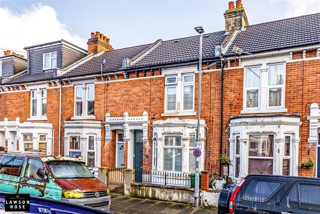 3 bedroom house Sold STC, Clegg Road, Southsea, PO4 – photo 3