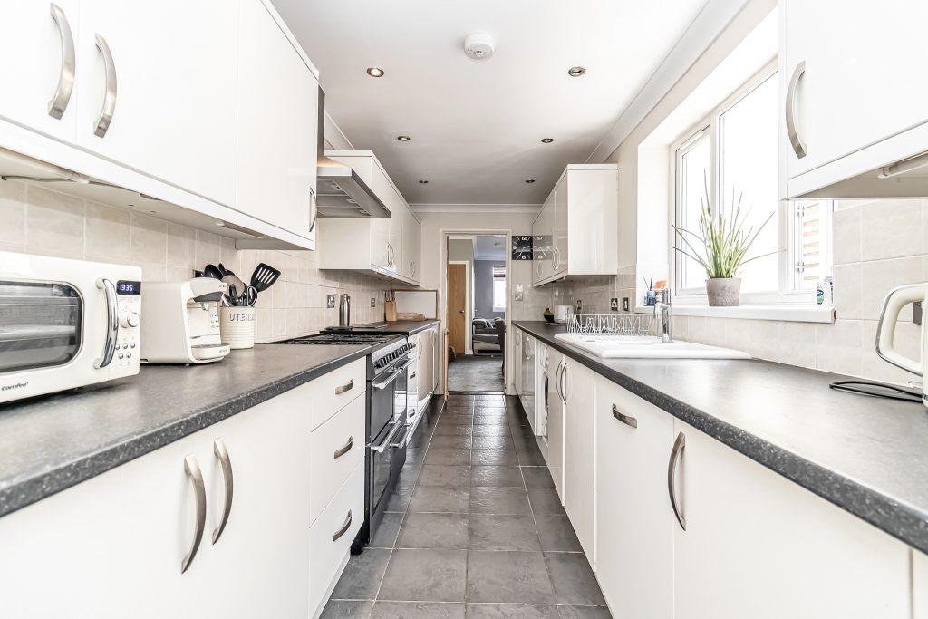 4 bedroom house for sale, Granada Road, Southsea, PO4 – photo 2