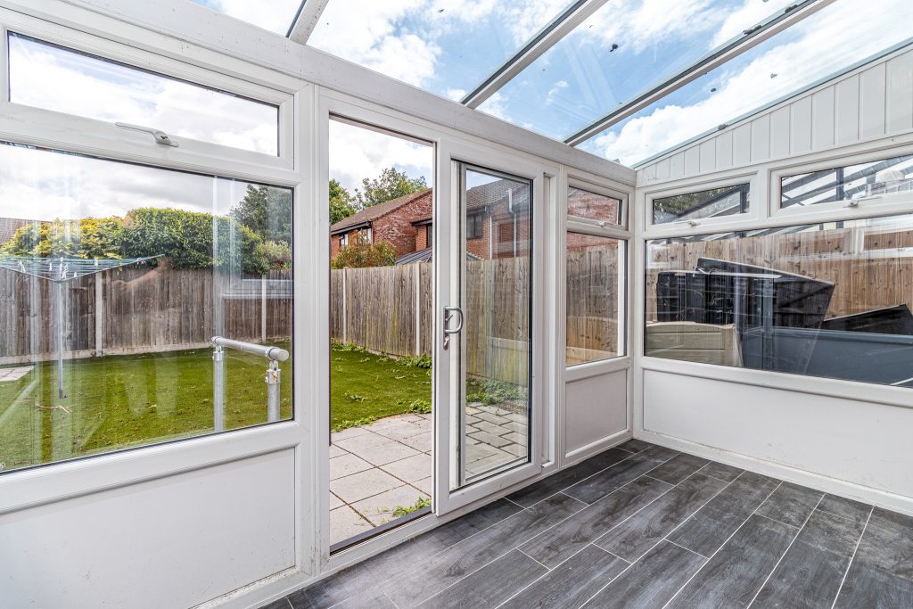 2 bedroom house Sold STC, Benham Drive, Portsmouth, PO3 – photo 3